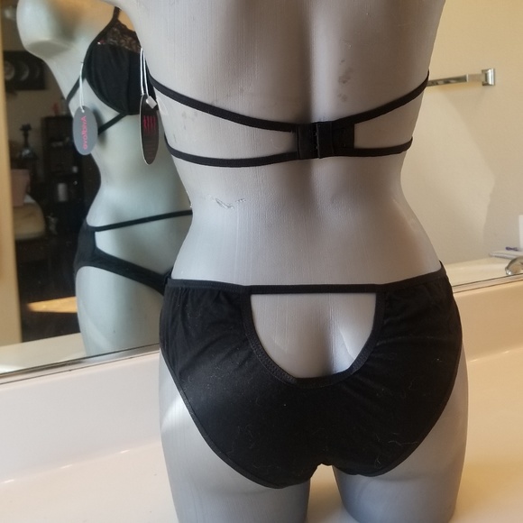 LAST CHANCE. WILL BE DONATED TO SHELTER 11/1/2020 - Picture 2 of 3